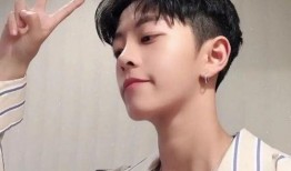 网红吃瓜男帅哥图片,网红吃瓜男帅哥的美食诱惑